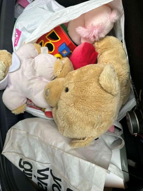 Παραδώσαμε βιβλία και παιχνίδια στο 25ο Νηπειαγωγείο Περιστερίου