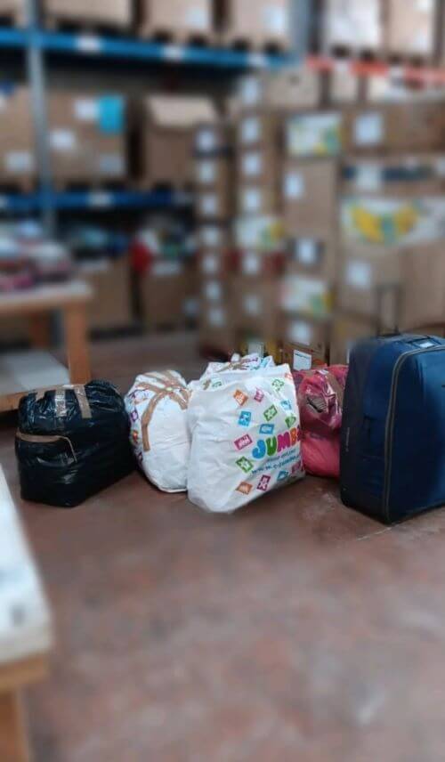 Παράδοση ειδών υματισμού προς αποστολή στους Πρόσφυγες σε Χίο, Λέσβο, Μυτηλίνη